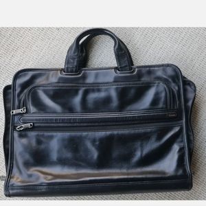 TUMI Slim Computer Portfolio Black Leather Briefcase Laptop Travel Bag 96111D4